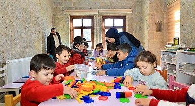 Bitlis'te 'Annemle Kütüphanedeyim' projesi start aldı