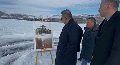 Donan göl üzerinde resim sergisi açıldı
