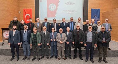 Emektar personeller plaketle uğurlandı