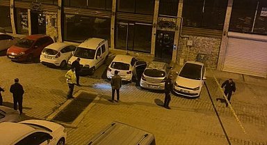 Eski muhtar adayı evinin önünde silahlı saldırıya uğradı