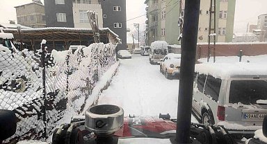 Hakkari'de 132 yerleşim yerinin yolu ulaşıma kapandı