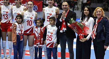 Hayallerini fileyle ören çocuklar İzmir'de