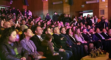 IĞDIR’DA YEŞİLÇAM FİLM MÜZİKLERİ KONSERİ’NE YOĞUN İLGİ