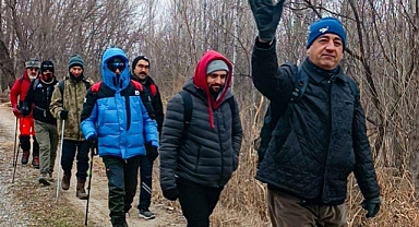 İrem Bağlarında Doğa Yürüyüşü