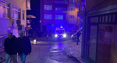 İzmit'te 4 katlı binada çıkan yangında 2 kişi dumandan etkilendi