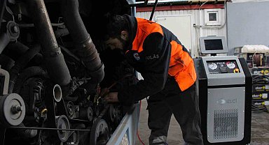 Kendi otobüslerini kendileri tamir ediyor