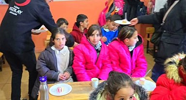 Kızılay'dan miniklere sürpriz ziyaret