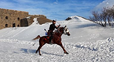 Tabyalarda köklerden göklere