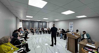 UDER gönüllülere yönelik çocuklarla iletişim eğitimi düzenledi