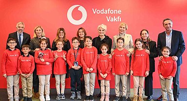 Vodafone Vakfı Danışma Kurulu üyeleri geleceğin yapay zekâ yıldızlarıyla buluştu