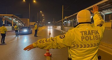 Alkollü yakalandı...Uygulama yapan ekiplere terör operasyonu benzetmesi yaptılar