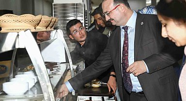 Atatürk üniversitesinden öğrencilerine ücretsiz iftar yemeği