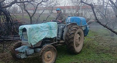 Balıkesir'de şeftali ağaçlarının ilaçlanması başladı