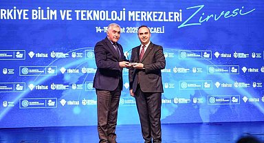 Bilim Erzurum Türkiye'nin 'En Başarılı Bilim Merkezi Ödülü'nü aldı