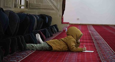 Bin 600 yıllık camide teravih namazı heyecanı