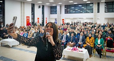Eğitimci-Yazar Dilek Cesur Hakkarililerle buluştu