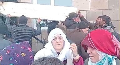 Eşi tarafından öldürülen kadın toprağa verildi