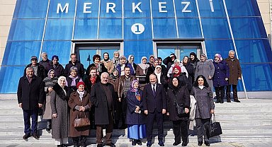 ETÜ'de 60+ Tazelenme Üniversitesi Öğrencileri ders başı yaptı