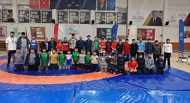 Iğdır’da U17 Güreş Müsabakaları Tamamlandı