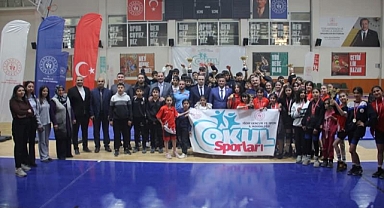 Iğdır’da Yıldızlar ve Küçükler Güreş Müsabakaları Tamamlandı