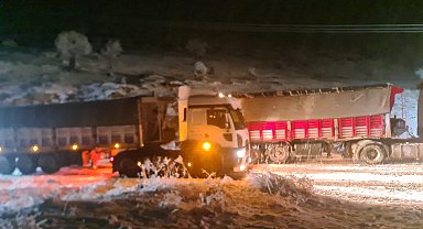 Kar yağışı nedeniyle Mazıdağı-Derik yolu ulaşıma kapandı