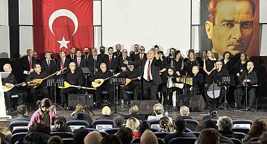 Karacasu'da Büyükşehir'den halk müziği konseri