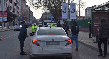 Kars polisi, okul çevrelerinde denetimlerini sıklaştırdı