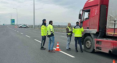 Otoyol denetlemesinde 102 araç kontrol edildi