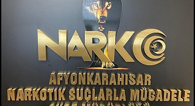 Polis aradığı uyuşturucuyu aracın sigorta kutusunda buldu