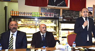Şenkaya'da muhtarlardan birlik beraberlik gecesi