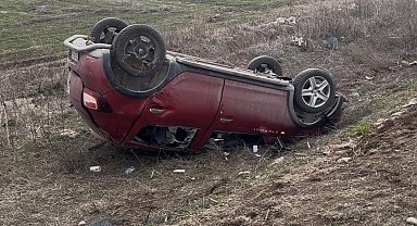 Tavşanlı'da otomobil takla attı: 4 yaralı