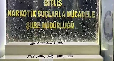 Yabancı uyruklu şahısların mide ve bağırsaklarından 1 kilo 340 gram uyuşturucu çıktı