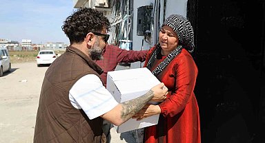 Adana'nın 'Ogün ağabeyi' ailelerin gönüllerine dokunuyor