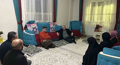 Ağrı Valisi Koç ve eşi, iftarda Tunca ailesinin misafiri oldu