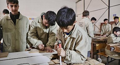 Ağrı'da fabrikaya dönüşen meslek liseleri, 53 milyonluk ciroya ulaştı