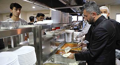 AK Parti Ağrı İl Başkanı İlhami Yıldız, öğrencilerle iftar sofrasında buluştu