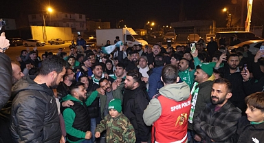 Alagöz Holding Iğdır FK Taraftarlarından Maç Öncesi Moral Desteği