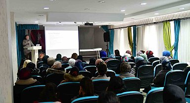 Ardahan'da "Kadın öğrenirse, toplum eğitilir" etkinliği düzenlendi