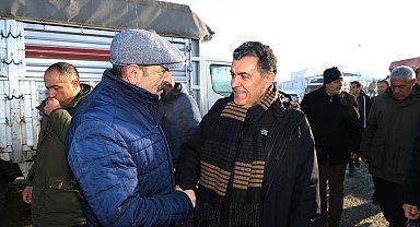 Başkan Demir hayvan pazarını ziyaret etti
