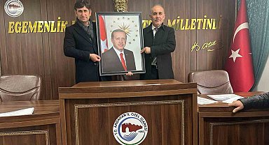 Başkan Karatay'dan anlamlı hediye