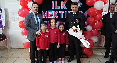"Bir Mektup Da Sen Yaz" etkinliğiyle Mehmetçik ve öğrenciler buluştu