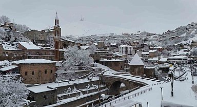 Bitlis'te karla gelen güzellik