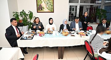 Çocuklarla iftar sofrasında buluştular