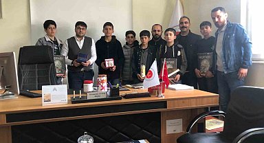 Diyarbakır'da lise öğrencileri biriktirdikleri parayı Filistin'e bağışladı