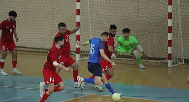Erzincan'da oynanan karşılaşmada Futsal A Milli takımı, Slovakya'ya 8-4 mağlup oldu