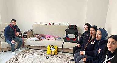 Erzurumlu izcilerden Esmanur'a destek