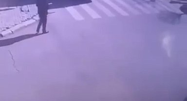 Feci kaza kamerada... Muş'ta yaşanan motosiklet kazasında 3 kişi yaralandı
