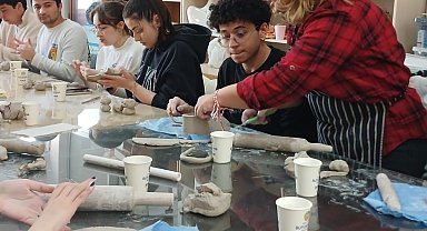 Genç tıpçılar Büyükşehir Sanat Merkezi'nde seramikle buluştu
