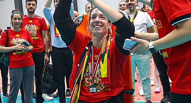Göztepe Voleybol'da Helena ameliyat oldu