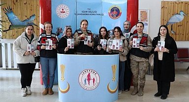 Iğdır'da jandarma ekipleri kadınlara KADES'i anlattı